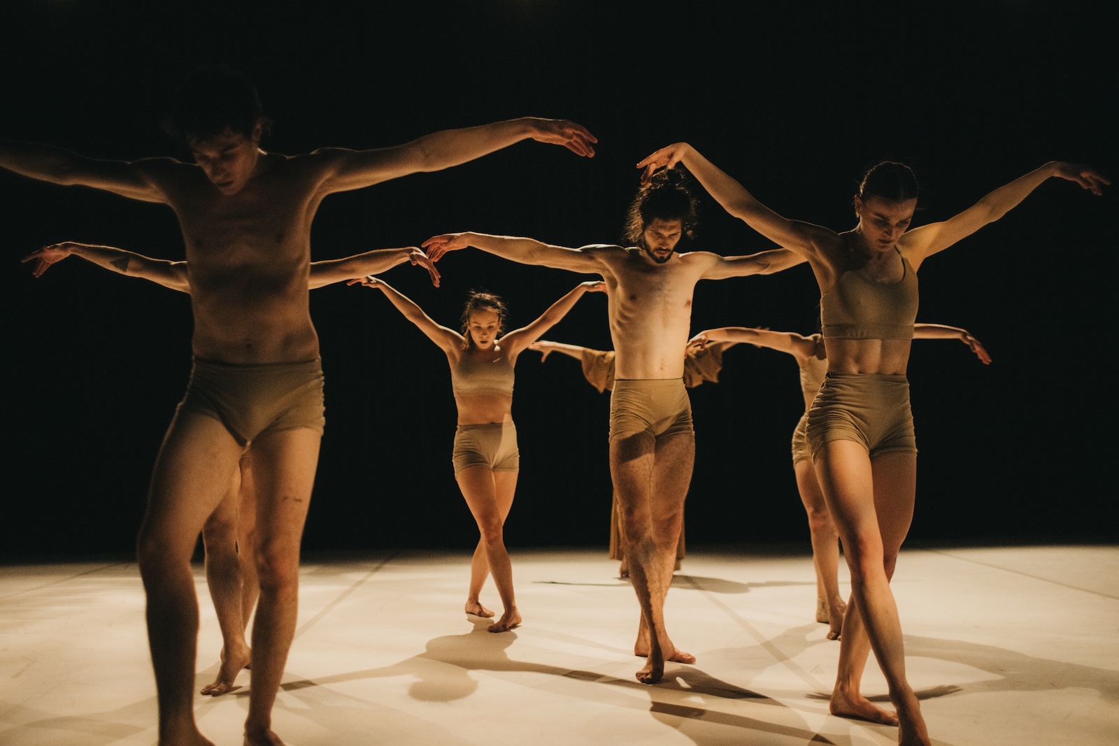 Maciej Kuźmiński/Central Europe Dance Theatre: Four Season